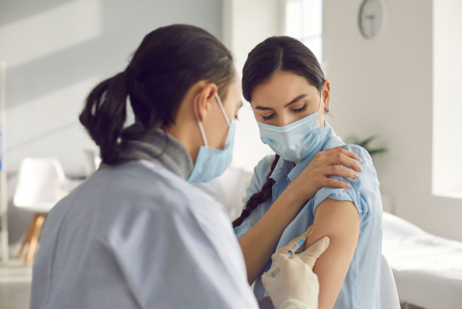 Tiêm phòng trước chuyến đi giúp bảo vệ sức khỏe và phòng ngừa bệnh truyền nhiễm