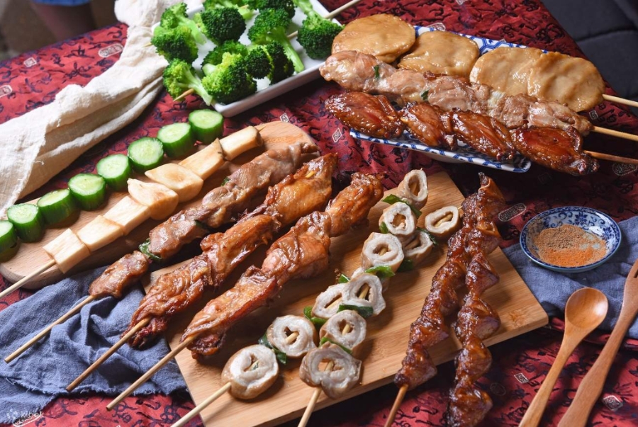 Thịt xiên nướng luôn là món ăn đường phố được yêu thích nhất ở Cáp Nhĩ Tân