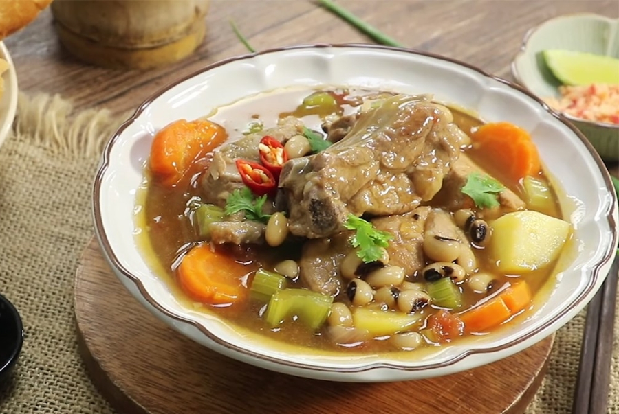 Món sườn hầm được xem là tinh hoa ẩm thực vùng Đông Bắc Trung Quốc mà bạn nhất định phải thử