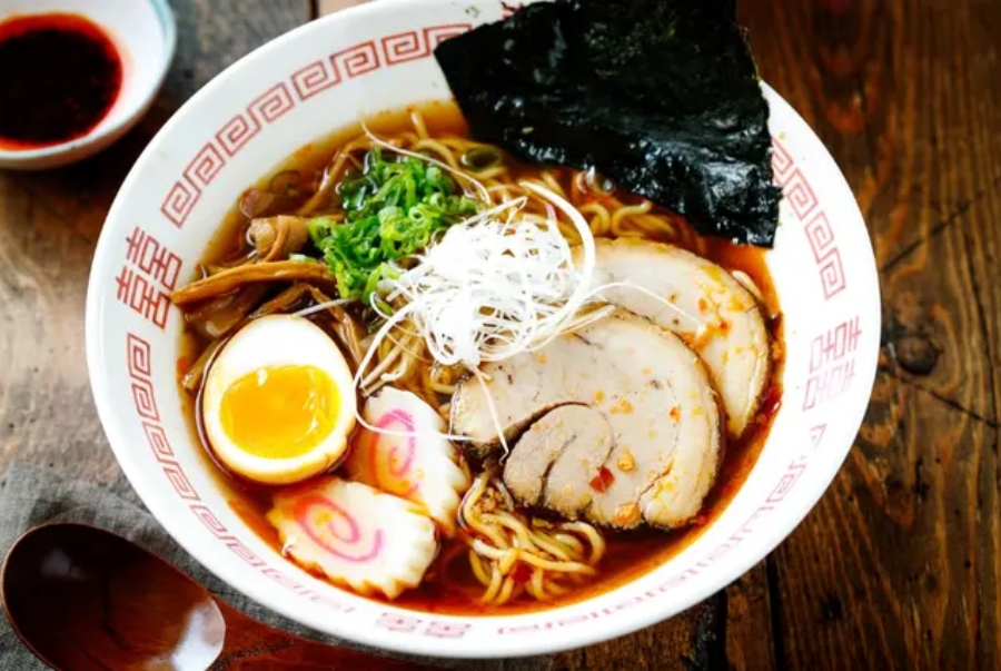 Ramen của Nhật là món ăn được nhiều du khách yêu thích bởi phần nước dùng đặc trưng