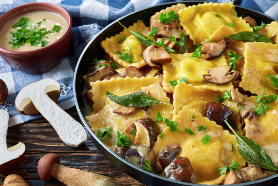 Ravioli là một loại pasta nhồi nhân truyền thống