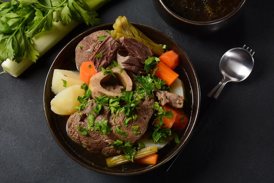 Pot au Feu là một trong những món ăn truyền thống lâu đời của người Pháp