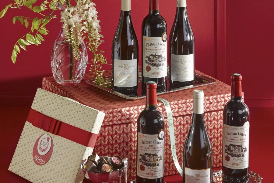 Rượu vang là món quà mang tính biểu tượng nổi bật nhất tại Pháp