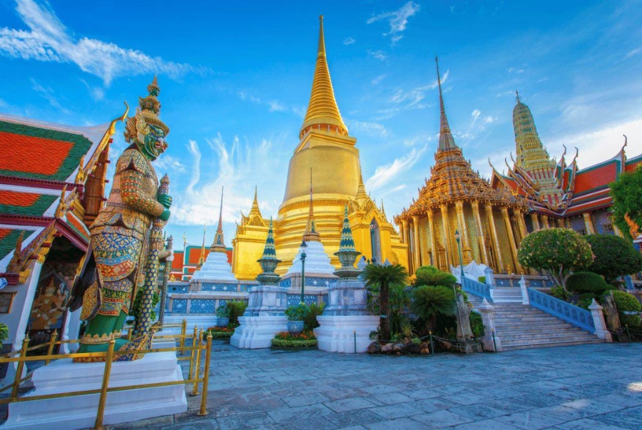 Chùa Wat Phra Kaew là nơi diễn ra nhiều nghi lễ hoàng gia quan trọng của Thái Lan