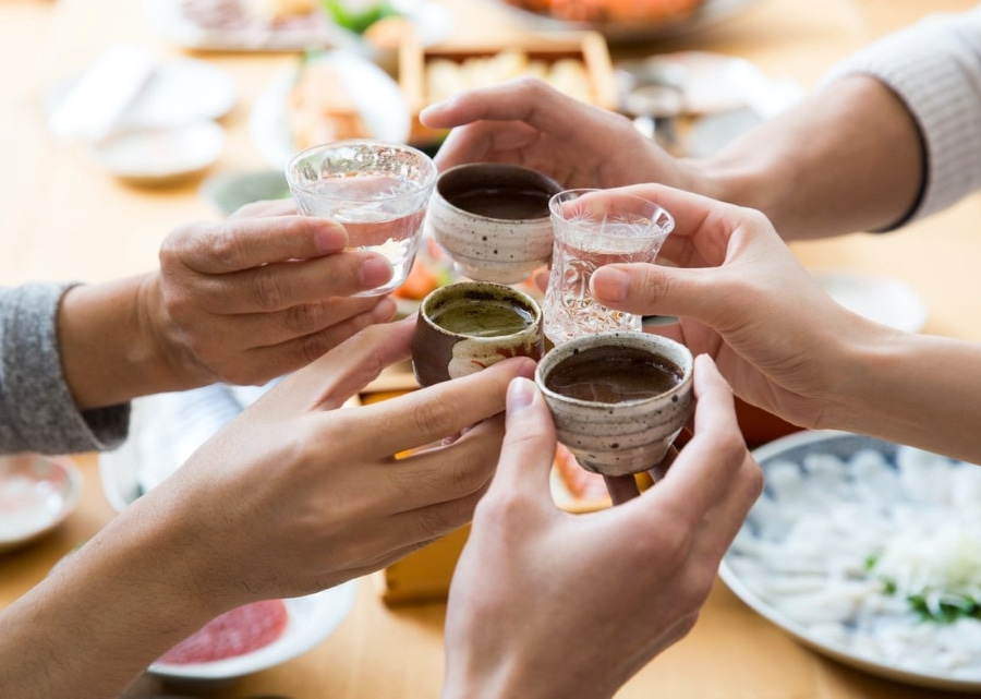 Một điều thú vị là mọi người sẽ chờ nhau nâng ly rồi mới bắt đầu uống với câu nói 'Kanpai!'