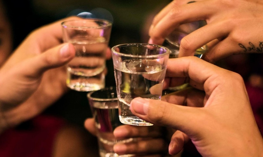 Tham gia một buổi Nomikai trong tour du lịch Nhật Bản là cơ hội tuyệt vời để bạn khám phá văn hóa Nhật Bản