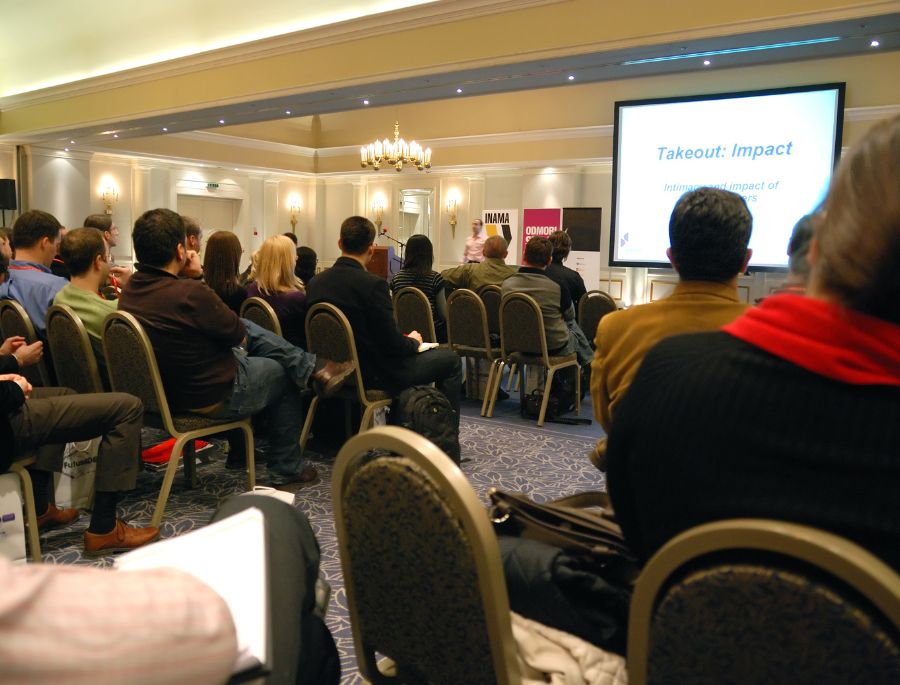  Phòng Trưng Bày Quốc Gia Úc tổ chức nhiều buổi hội thảo chuyên đề du khách đến trao đổi các kỹ năng học thuật cao hơn