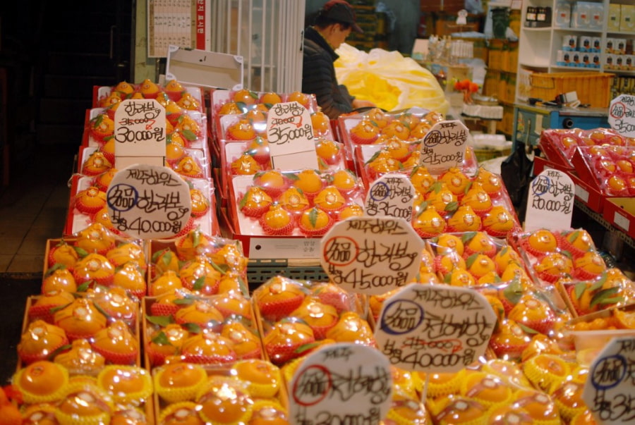Cửa hàng Jeju Local Food cũng là một lựa chọn tuyệt vời để du khách tìm mua những sản phẩm quýt Jeju chất lượng
