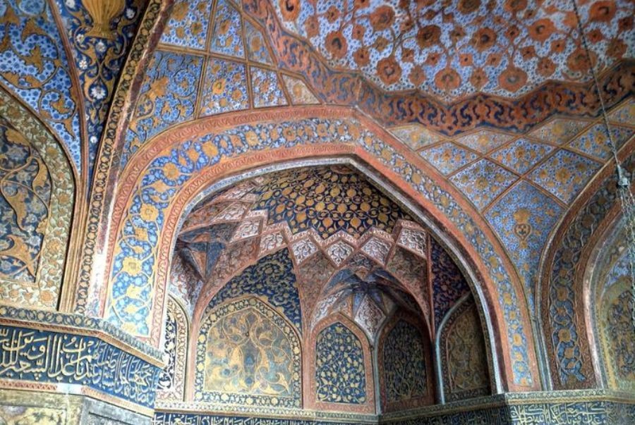 Nghệ thuật thư pháp Hồi giáo trên cái mài vòm