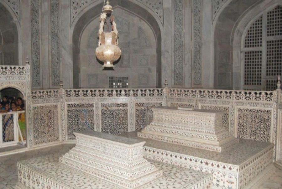 Nơi an nghỉ của hoàng hậu Mumtaz Mahal và hoàng đế Shah Jahan