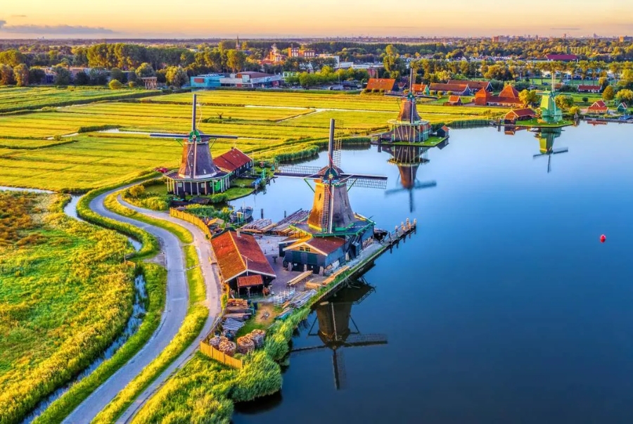 Zaanse Schans lưu giữ gần như trọn vẹn kiến trúc nông thôn của Hà Lan xưa