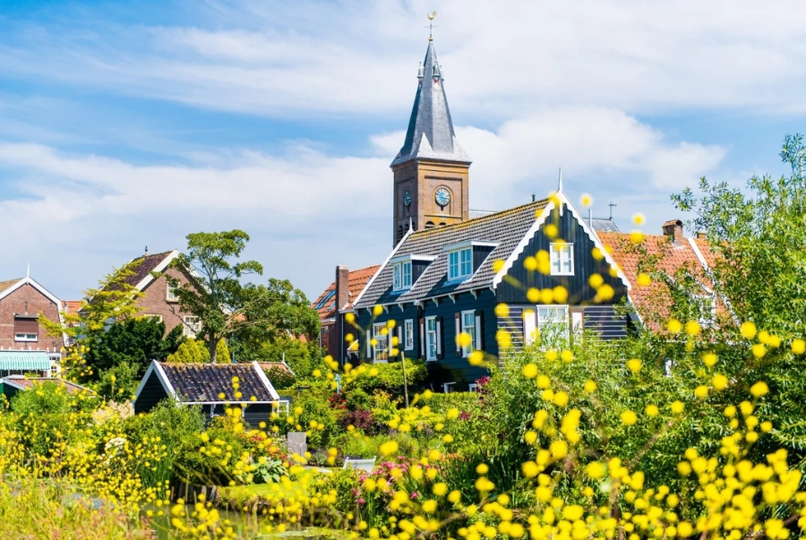 Zaanse Schans đẹp nhất vào những ngày nắng nhẹ