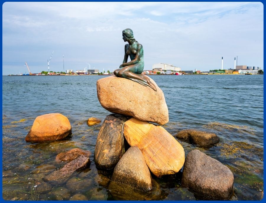 Bức tượng nàng tiên cá nổi tiếng tại Copenhagen