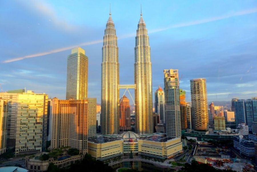 Tên gọi của toà tháp bắt nguồn từ Tập đoàn Dầu khí Quốc gia Malaysia