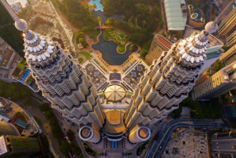 Kiến trúc độc đáo của Petronas mang đậm dấu ấn văn hoá Hồi giáo