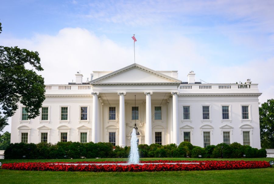 Nhà Trắng (The White House) là biểu tượng văn hóa và chính trị quốc gia của nước Mỹ