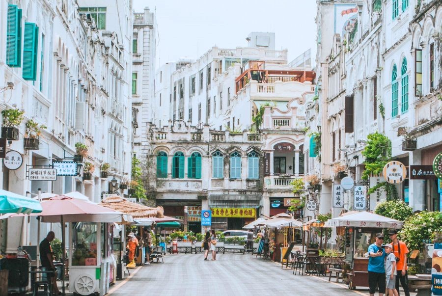 Dạo quanh phố cổ Qilou và trải nghiệm những hàng quán địa phương nơi đây