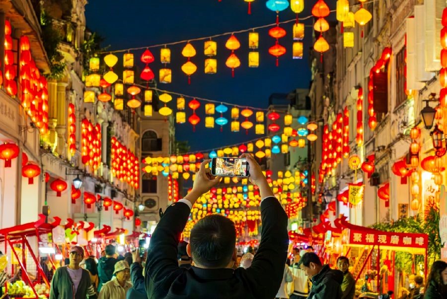 Chiêm ngưỡng khung cảnh phố cổ Qilou về đêm rực rỡ