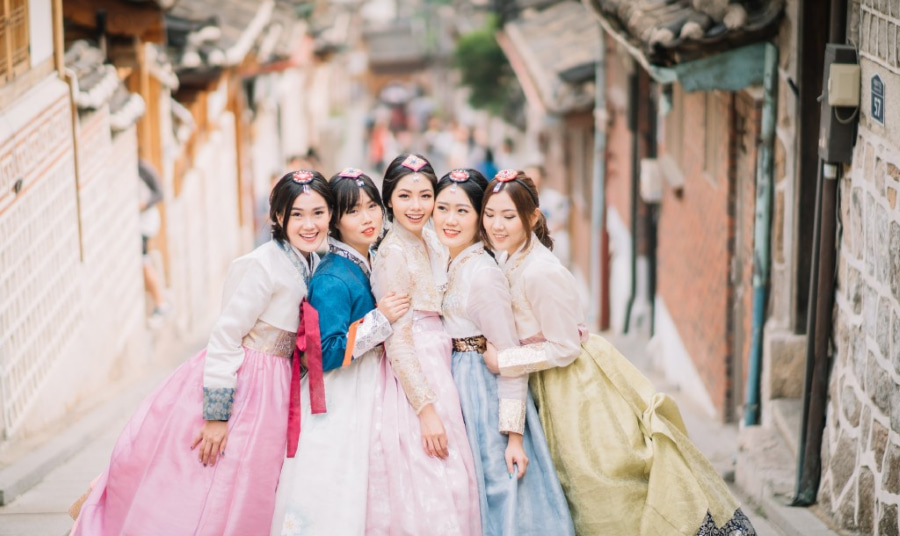Trải nghiệm thuê hanbok khi du lịch Hàn Quốc là một trong những điểm nhấn không thể bỏ qua