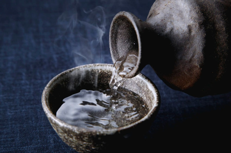 Thưởng thức sake đúng cách sẽ giúp bạn cảm nhận được hết hương vị và tinh hoa của loại rượu này