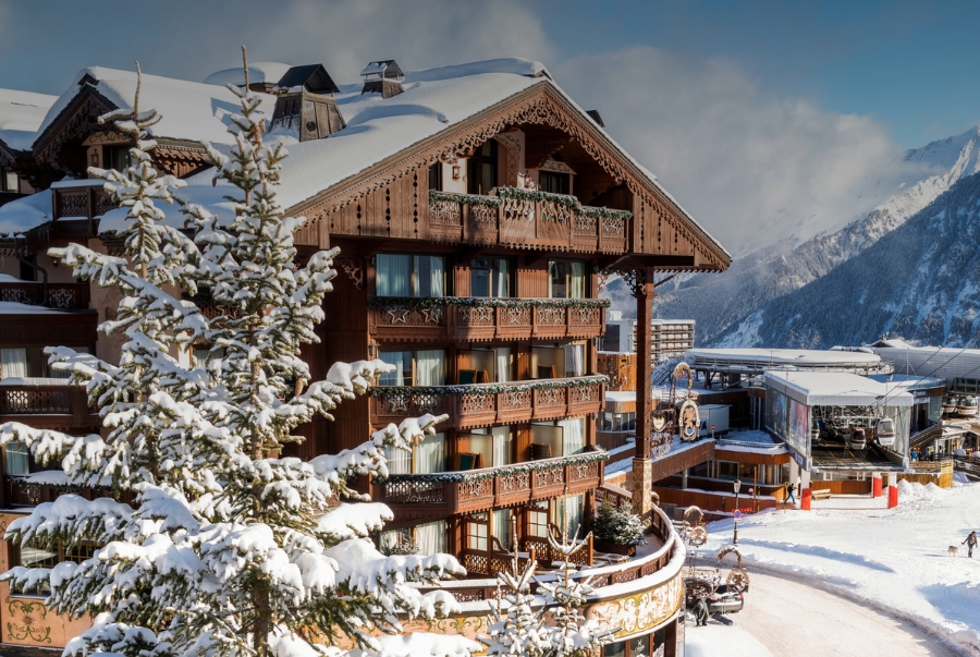 Courchevel 1850 là khu nghỉ dưỡng sang trọng được bao quanh dãy núi hùng vĩ của vùng Savoie