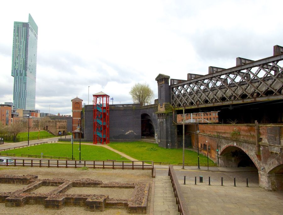 Pháo đài La Mã Castlefield mang đậm dấu ấn lịch sử và có giá trị biểu tượng quan trọng trong lòng thành phố Manchester