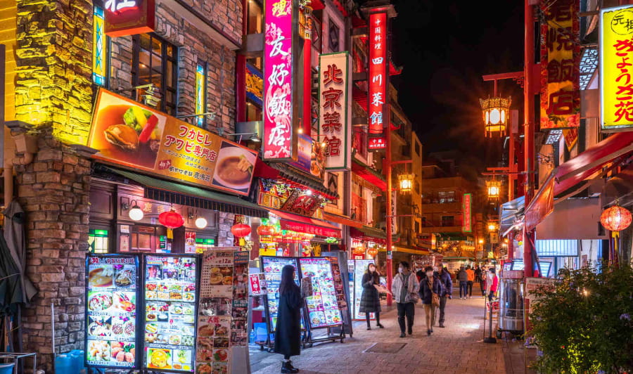 Nankin-machi mang đến một không gian sôi động và đầy màu sắc của văn hóa và ẩm thực Trung Hoa