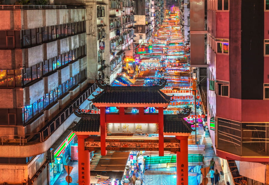 Chợ Temple Street nhộn nhịp, thu hút đông đảo du khách khi đến với Xứ cảng thơm