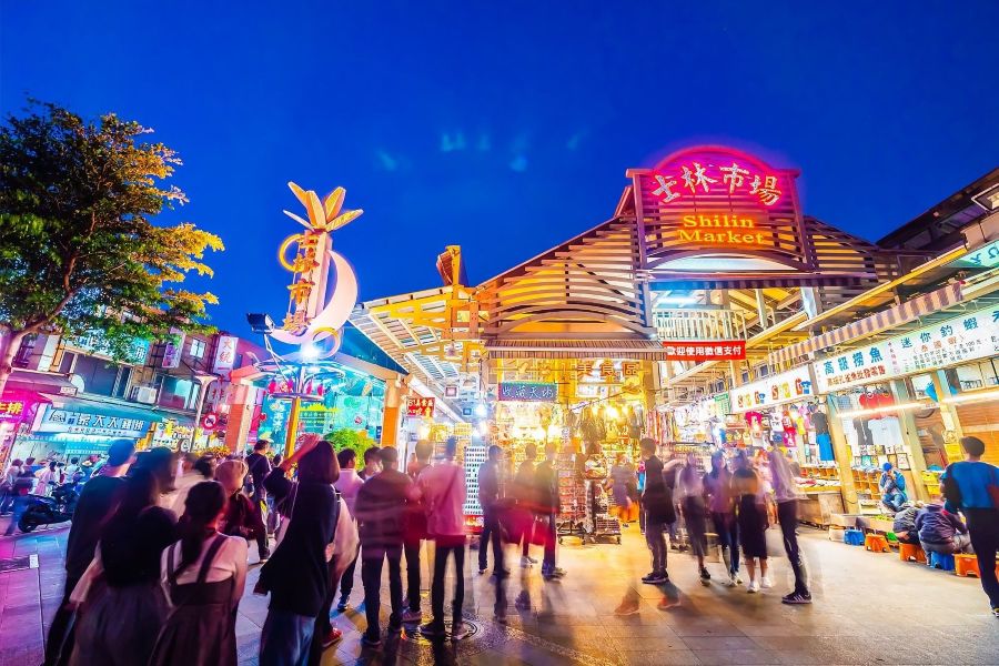 Chợ đêm Shilin là một khu chợ đêm lâu đời và nổi tiếng bật nhất tại Đài Bắc