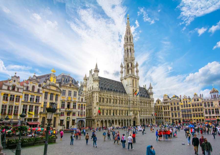 Quảng trường Grand Place được mệnh danh là “viên ngọc quý” giữa lòng Brussels