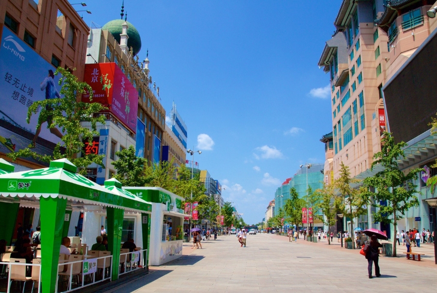 Vương Phủ Tỉnh mang đến du khách hành trình mua sắm và khám phá ẩm thực