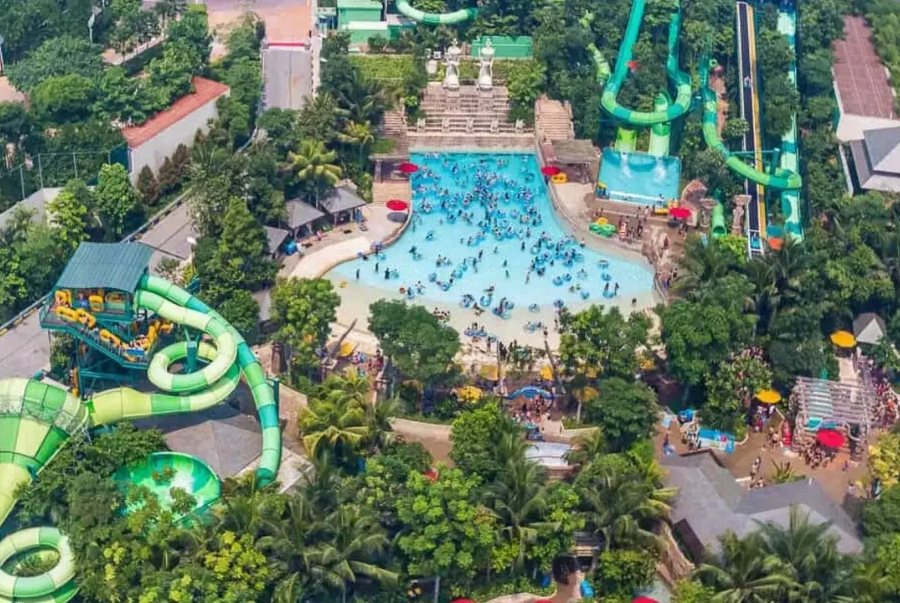 Công viên Adventure Cove Waterpark hấp dẫn nhiều du khách bởi hàng loạt trò chơi giải trí dưới nước