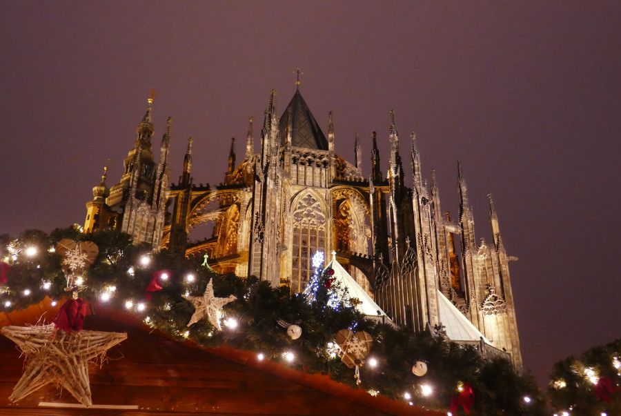 Lâu đài Prague được mệnh danh là quần thể lâu đài cổ lớn nhất thế giới