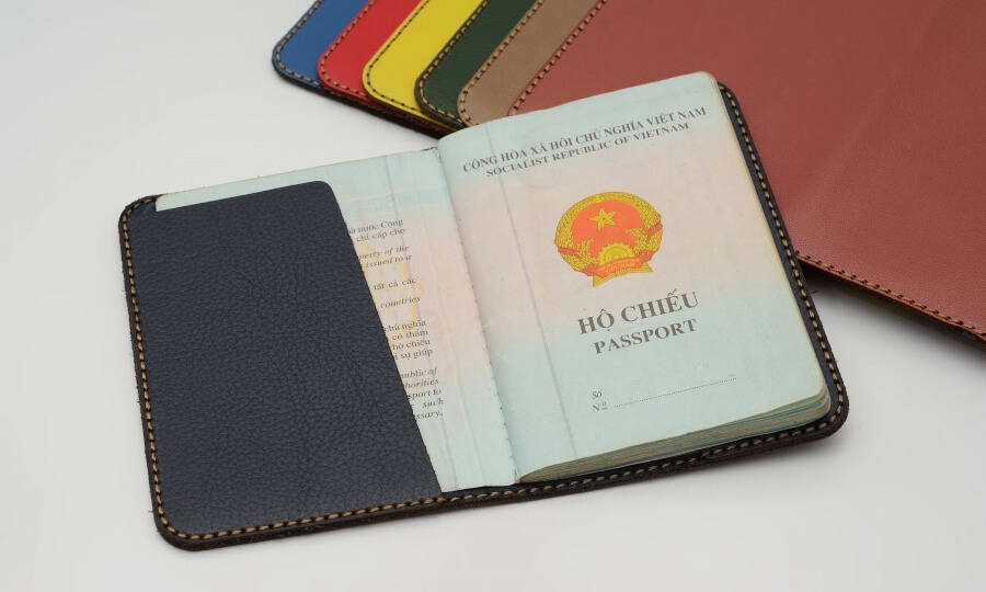 Hộ chiếu, hay còn gọi là passport, được xem như một 'chứng minh thư' quốc tế