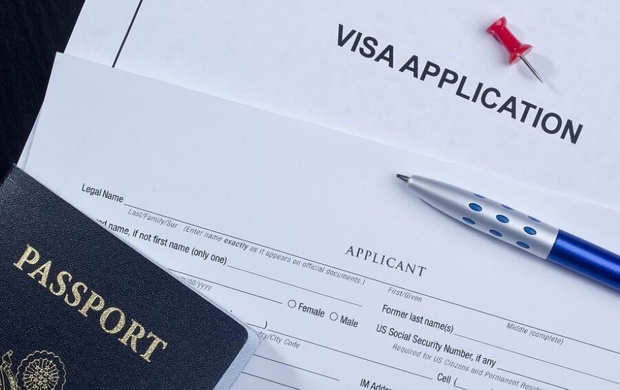 Chuẩn bị hồ sơ là bước đầu tiên và vô cùng quan trọng trong quy trình xin cấp visa