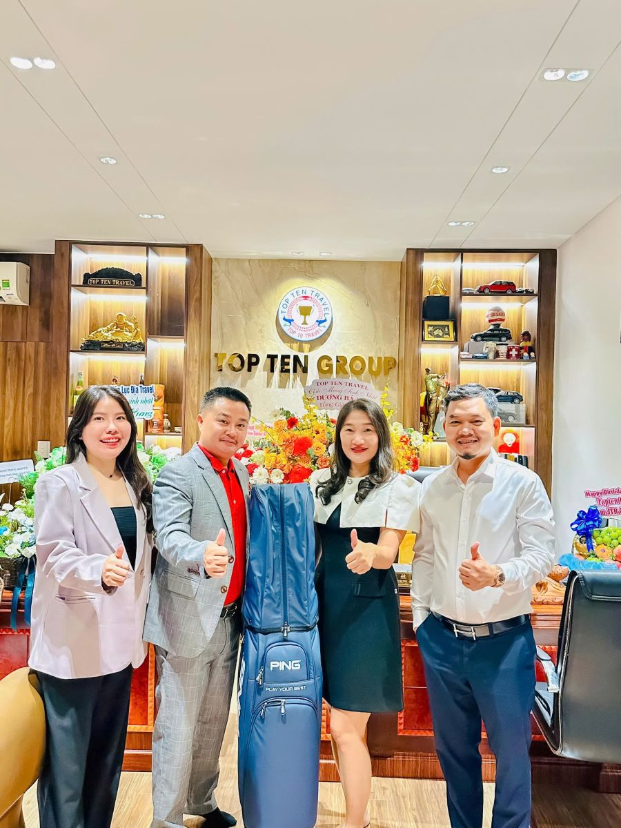 Ban Lãnh Đạo Cấp Cao Top Ten Travel chúc mừng sinh nhật Ông Dương Bá Hưng