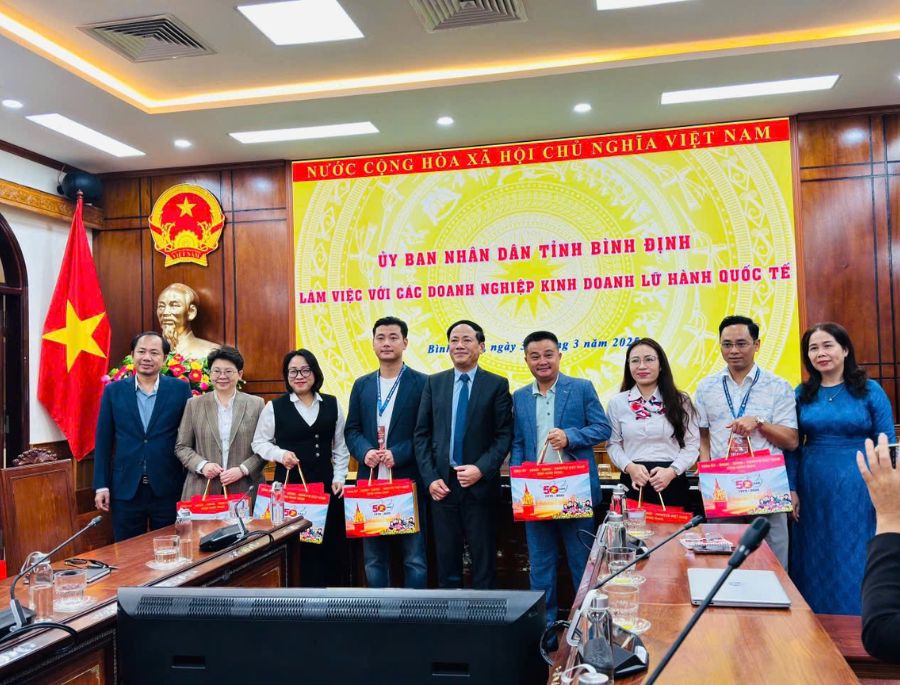 Buổi tọa đàm vô cùng thành công khi mọi người đã cùng nhau đưa ra các giải pháp thúc đẩy kinh tế du lịch Quy Nhơn – Bình Định giai đoạn 2025.