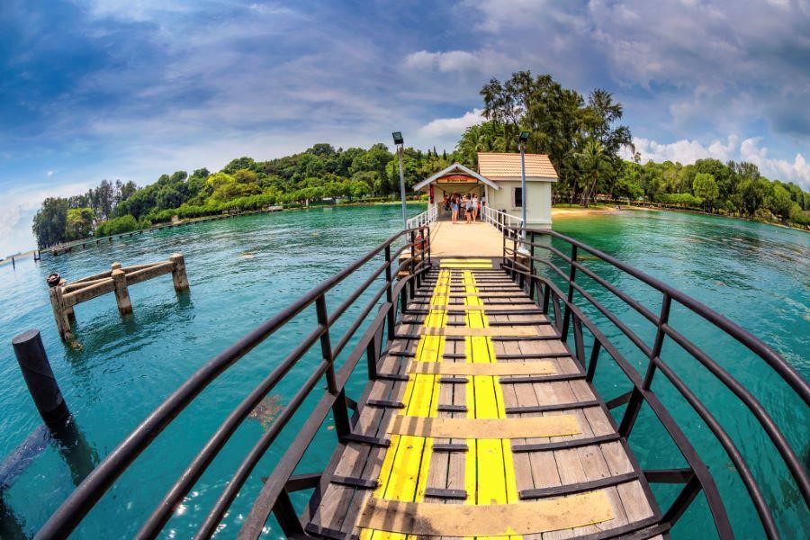 Du khách có thể đến tham quan các hòn đảo tại Singapore để làm phong phú thêm cho chuyến đi của mình