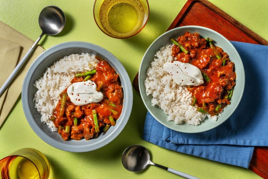 Rogan Josh với màu đỏ rực hấp dẫn - món ăn tuyệt vời dành cho những ai yêu thích thịt cừu