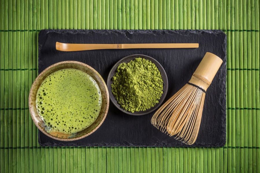 Matcha còn được gọi là “Thiền lỏng”, mang đến trạng thái hưng phấn êm dịu, tỉnh táo về tinh thần như tác dụng của thiền định