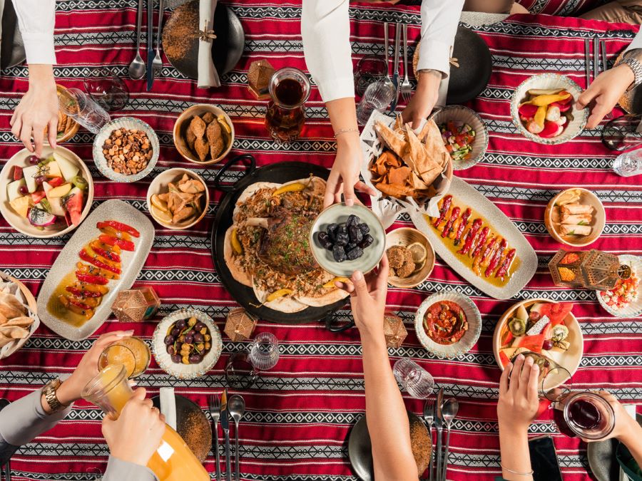 Bữa ăn Iftar truyền thống trong tháng lễ Ramadan có sự khác biệt nhất định giữa nhiều nơi 