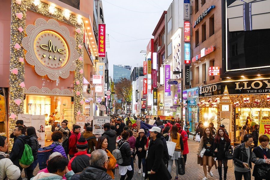 Phố Myeongdong - địa điểm mua sắm được yêu thích hàng đầu