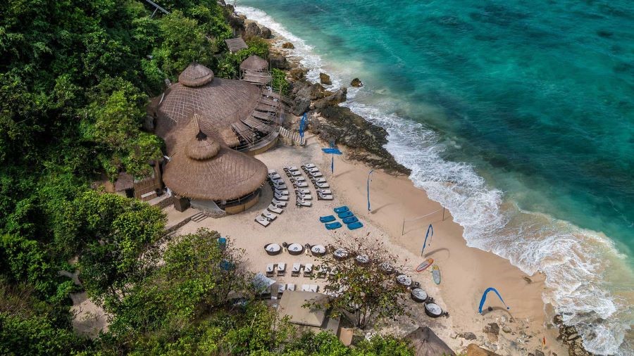 Bãi biển Karma với vẻ đẹp siêu thực vô cùng quyến rũ