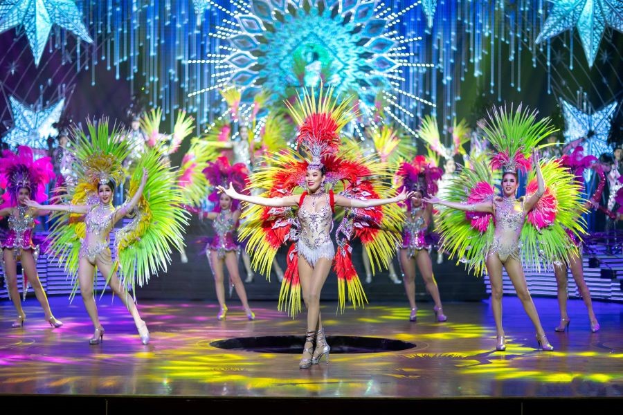 Alcazar Show vô cùng hoành tráng sẽ không khiến du khách phải thất vọng