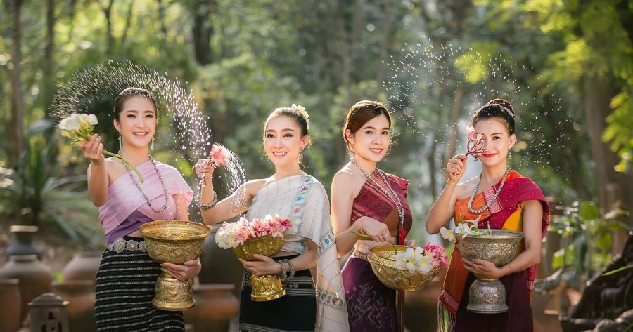 Thái Lan sở hữu phong tục đón tết cổ truyền cực kỳ độc đáo