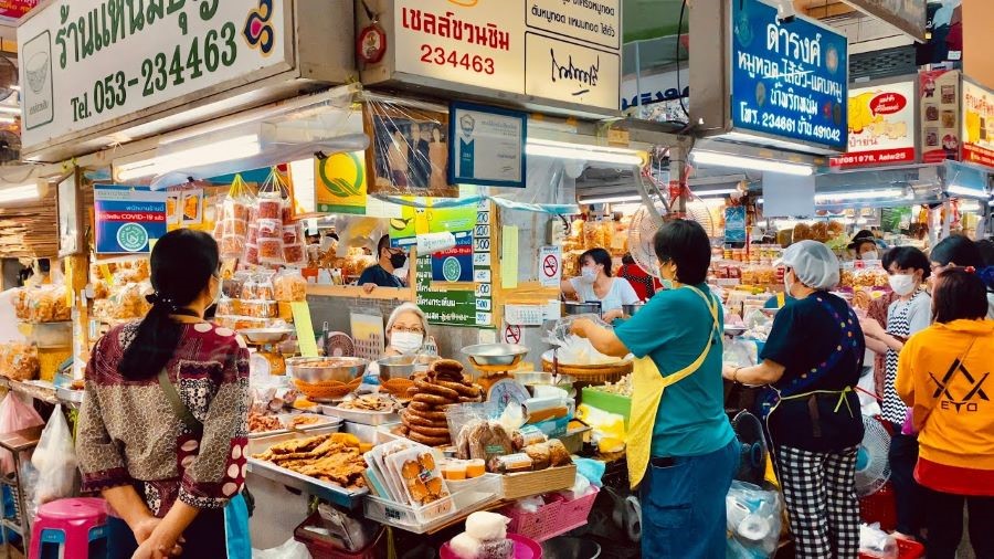 Chợ Warorot có đầy đủ hàng hóa cho du khách lựa chọn