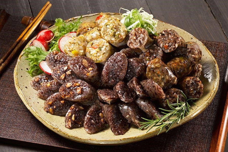 Dồi lợn Sundae Hàn Quốc - món ăn không thể thiếu trên các con phố ẩm thực của Hàn Quốc