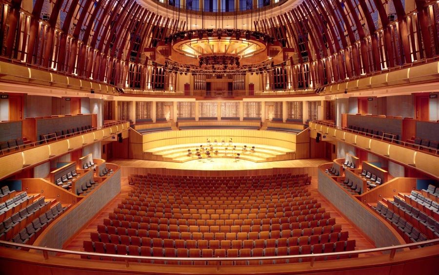 Nhà hát Esplanade là nhà hát lớn nhất tại Singapore với hình dáng quả sầu riêng