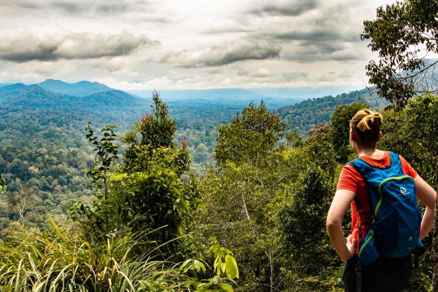 Không chỉ được chiêm ngưỡng cảnh đẹp thiên nhiên, du khách còn có cơ hội tham gia các hoạt động vô cùng thú vị như cung đường trekking đầy thử thách