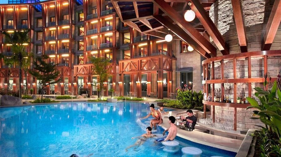 Resorts World Sentosa là một điểm đến tuyệt vời để khám phá và tận hưởng Sentosa